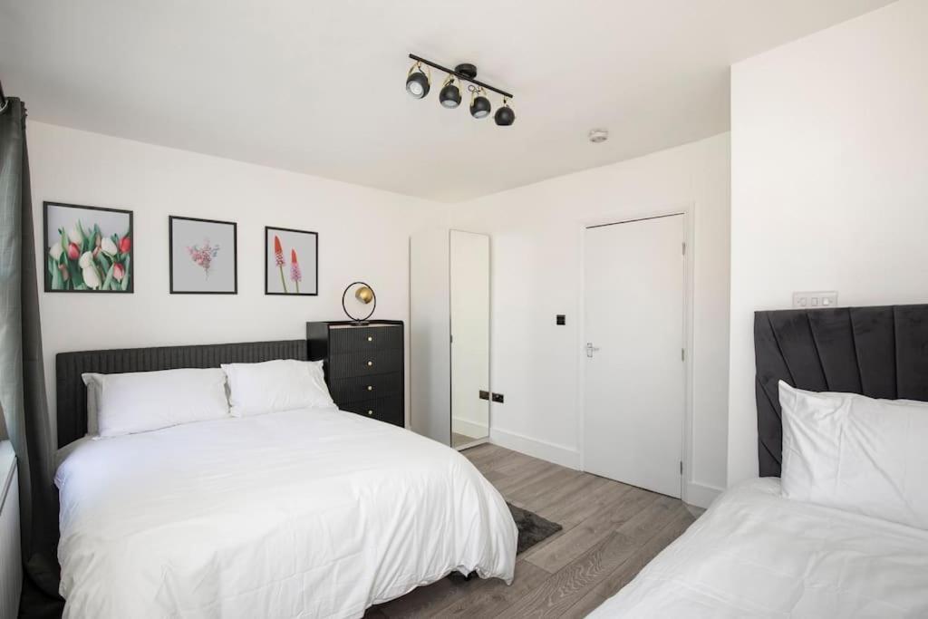 Spacious Serenity In The Heart Of Central Londra Esterno foto