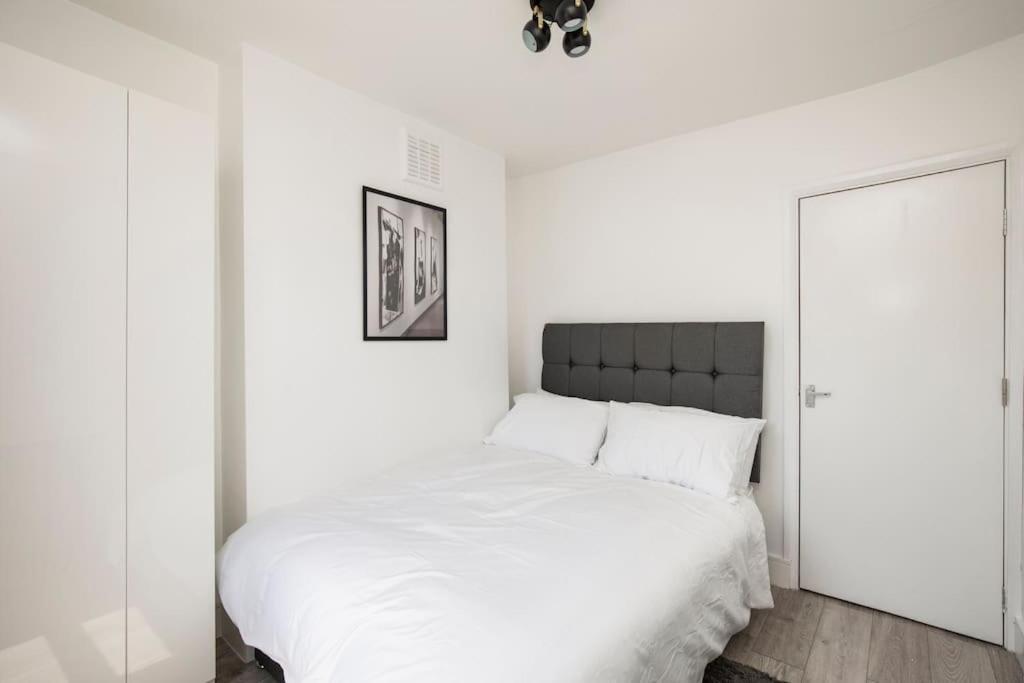 Spacious Serenity In The Heart Of Central Londra Esterno foto